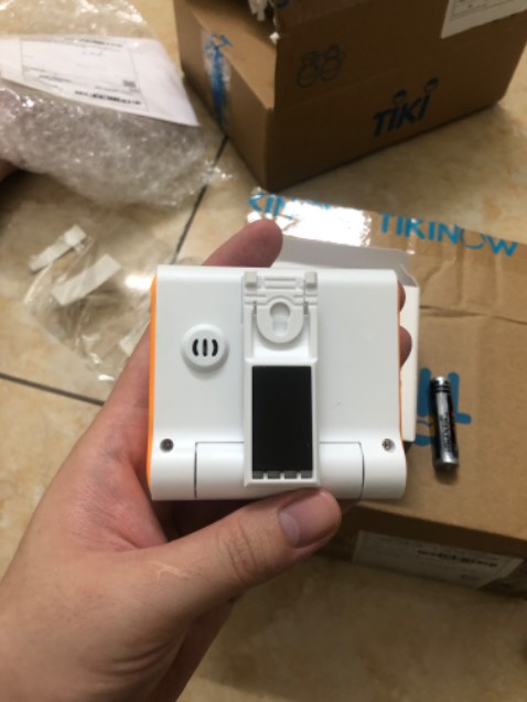 Nút bấm hơi ọp ẹp nhưng ko còn lựa chọn khác. Nhìn ổn nhất so với các món cùng loại ☺️