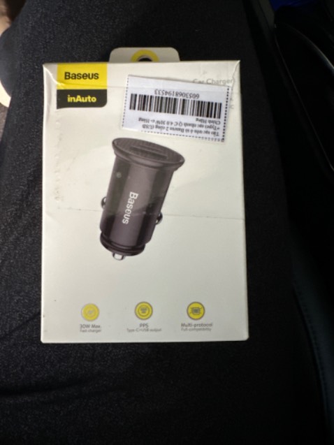 đơn hàng order 2 cổng sạc nhanh, thực tế chỉ 1 cổng xạc mhanh.