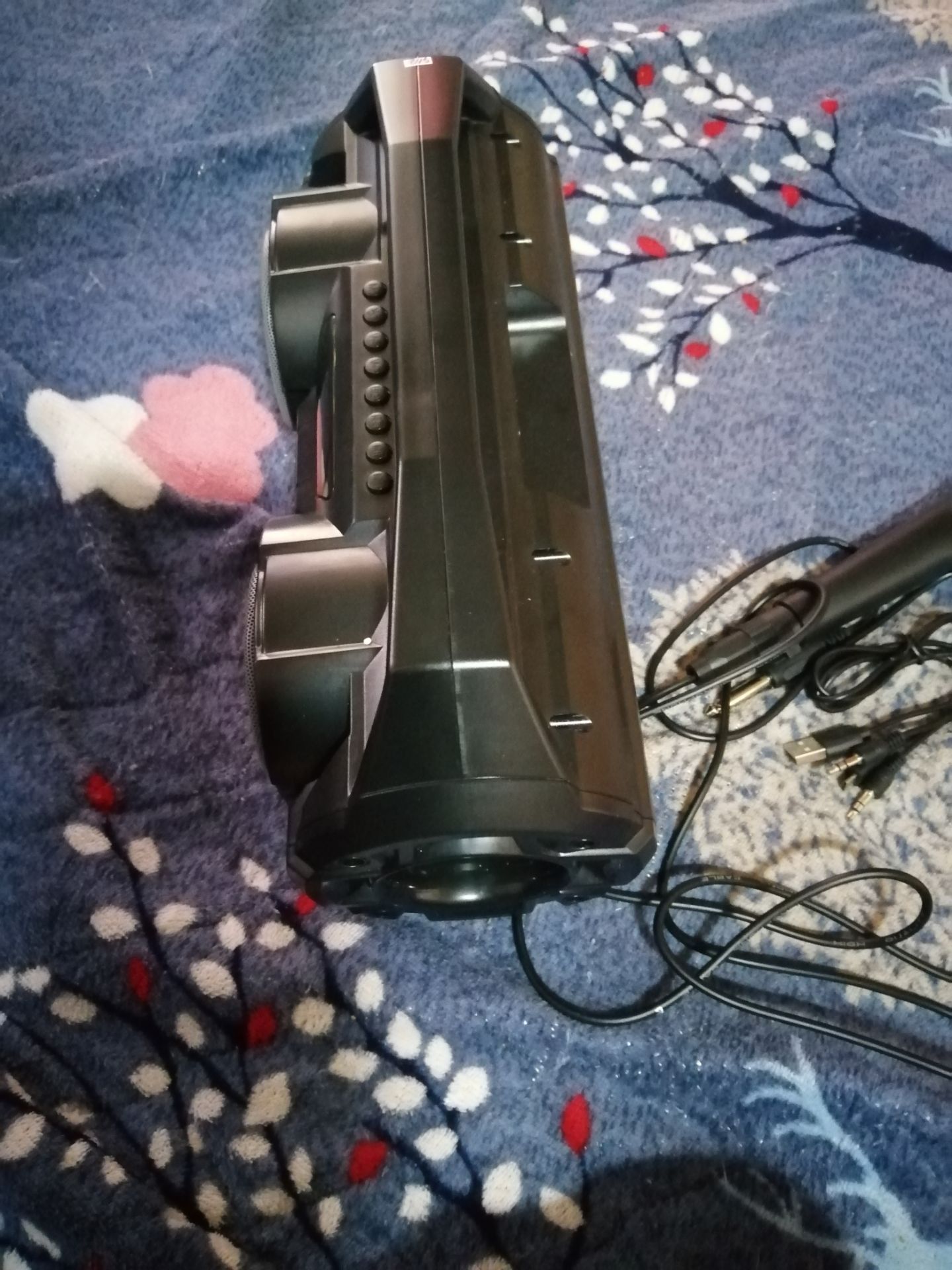 Minh nhần hàng  đúng  với hinh anh  loa nghe tốt ko rè  mít nghe cung tốt đóng gói cận thật  cho shop  4 sao còn  đề dùng và sau  này có sao ko