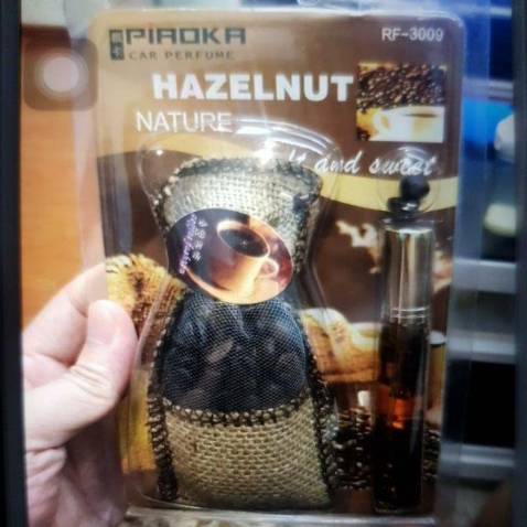 Mùi nhẹ nhàng, nói chung là được. Mình để ở khay đựng đồ nên mùi ko toả nhiều bằng treo lên.