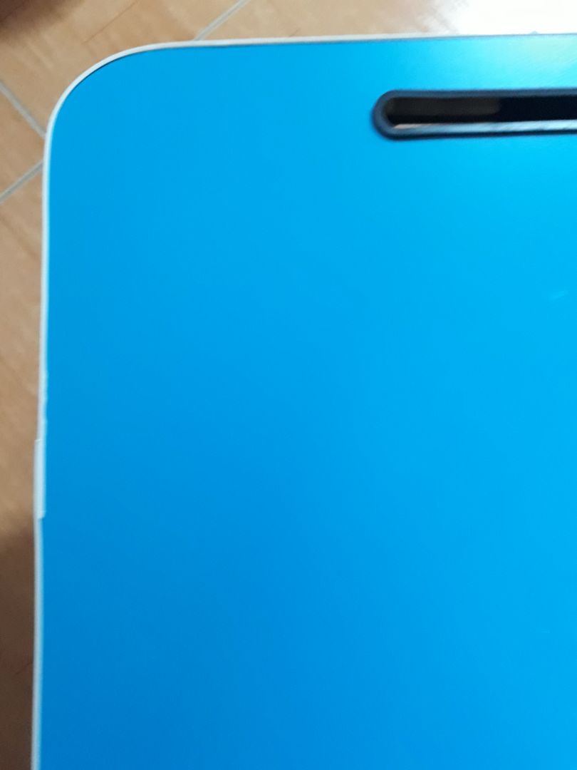 Sản phẩm hơi lỗi 1 chút... chắc do để lâu! Nhìn chung phản phẩm khá ổn! Giao hàng nhanh.