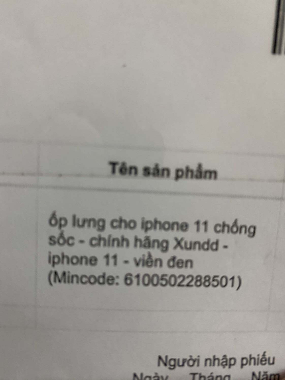 Rõ ràng chú thích là viền ĐEN. Vậy mà lấy cái XANH ĐEN bỏ vào để giao. Cái tính mình kì lắm. Ko đc thích màu xanh. Đặt màu đen mà giao xanh đen có tí xanh là ko khoái rồi. Shop làm ăn ko cẩn thận Rõ ràng chú thích là viền ĐEN. Vậy mà lấy cái XANH ĐEN bỏ vào để giao. Cái tính mình kì lắm. Ko đc thích màu xanh. Đặt màu đen mà giao xanh đen có tí xanh là ko khoái rồi. Shop làm ăn ko cẩn thận