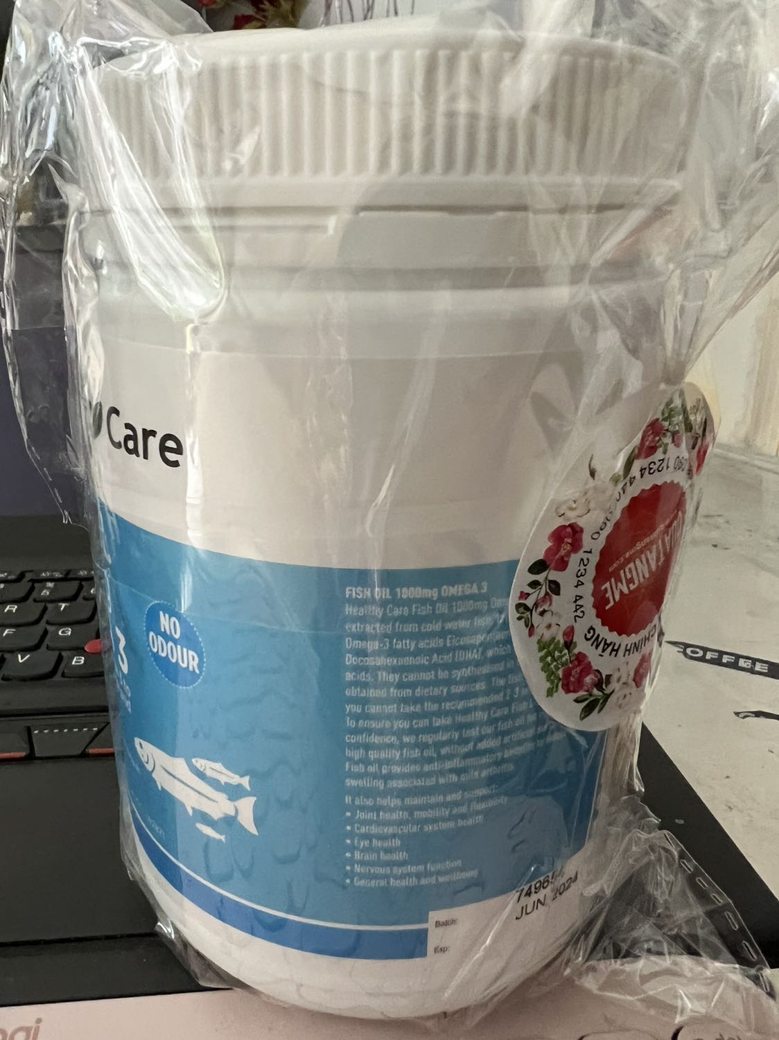 Đóng gói cẩn thận, có tem chống hàng giả. rất thích Tiki giao 2h đặt tối hôm qua sáng nay chưa ngủ dậy đã đến.
Dầu cá này no odour nên uống ko bị mùi. 
Thanks shop và Tiki Đóng gói cẩn thận, có tem chống hàng giả. rất thích Tiki giao 2h đặt tối hôm qua sáng nay chưa ngủ dậy đã đến.
Dầu cá này no odour nên uống ko bị mùi. 
Thanks shop và Tiki