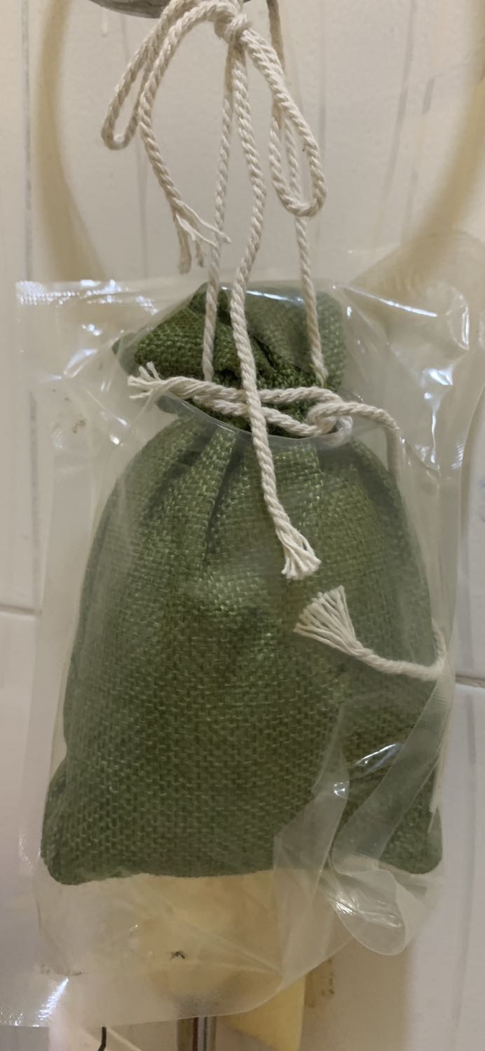 Mùi thơm chỉ được 1 ngày qua ngày không còn mùi nữa. Quá đắt so với giá tiền