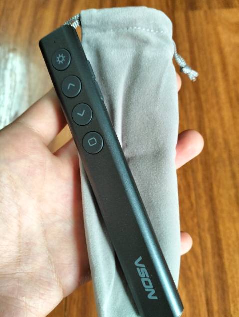 Mình mới nhận hàng sáng nay, hiện chưa kết nối với máy nhưng cảm quan mở tắt, ấn nút đều OK. Giá thành cũng rất hợp lí
Chờ thêm 1 tgian để sử dụng thêm xem sao