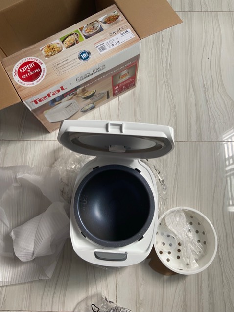 Đóng gói kĩ, giao nhanh đặt chiều hôm trước là sáng hôm sau đã giao. Độ bền thì sd thời gian mới biết 😄 Mình săn được với giá 834k khá rẻ còn đc tặng thêm chảo