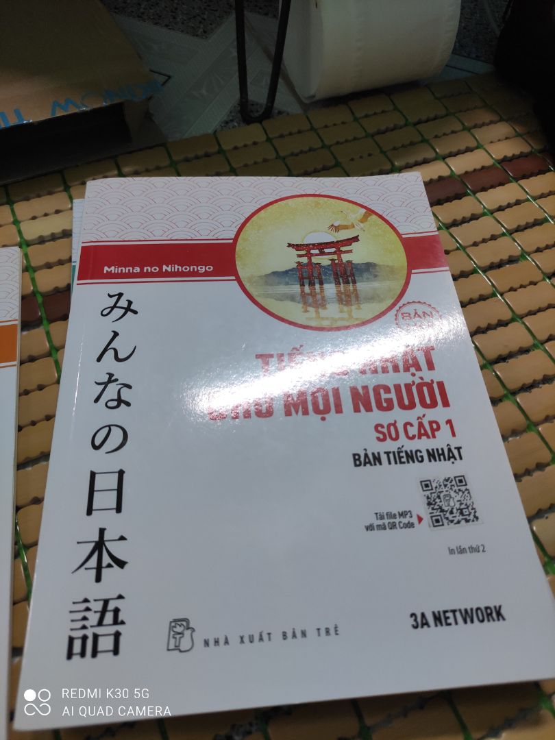 Sách mới, giấy chất lượng tốt nhưng tiki giao quá chậm. Thanh toán rồi nên có vẻ tiki k ưu tiên giao hàng trước. Trừ 1 sao