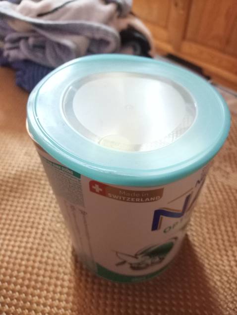 Sữa méo mó.bật cả nắp hộp.ko biết chất lượng sữa có bị ảnh hưởng j k