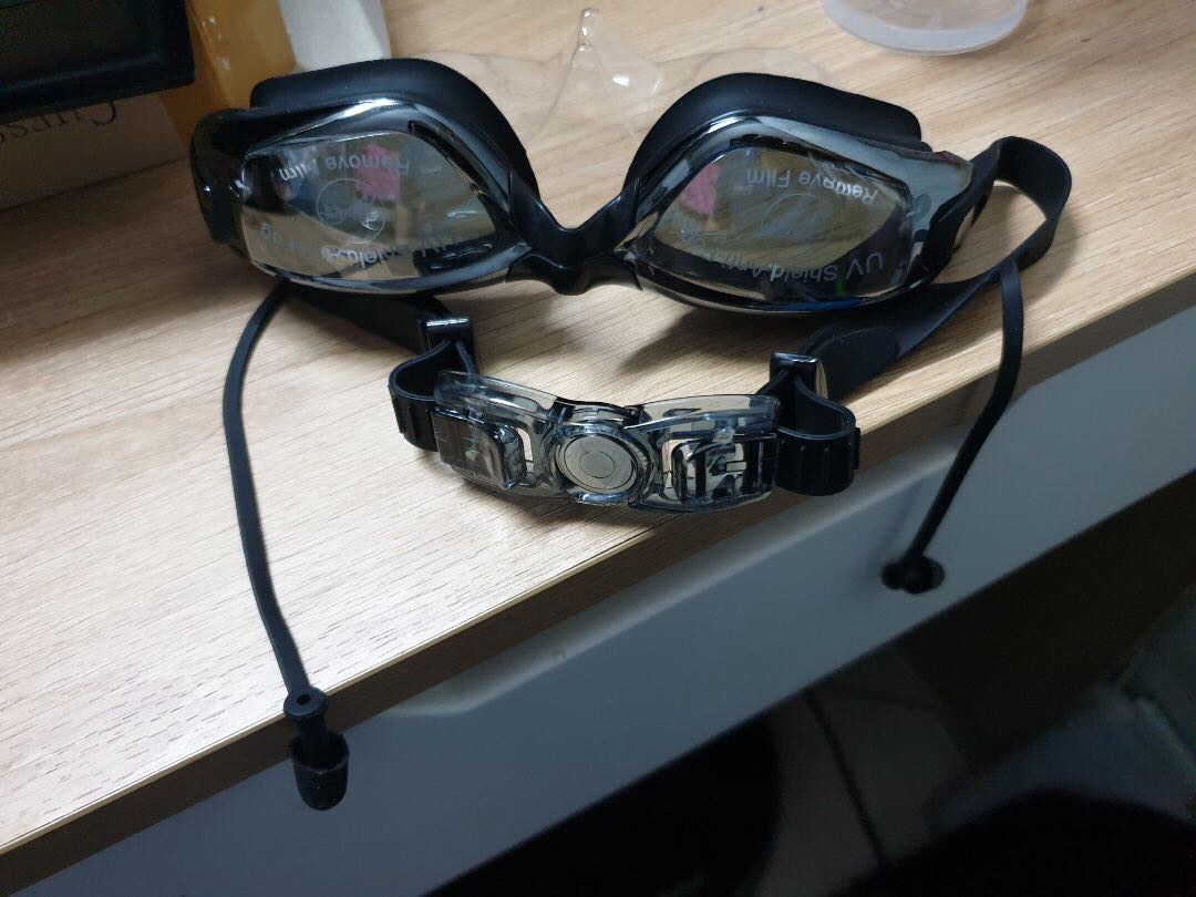 Ship nhanh quá trời! Vừa đặt xong đã nhận rùi hú hồn 
Giá cả như này hợp lý rùi ạ Cơ mà quên mất không đặt cái thảm yoga của shop nên giờ lật đật mua 1 cái nữa
Tặng shop 5 sao vì chăm sóc khách hàng có tâm ghê lun
À, nhớ tặng em mã giảm giá nha nãy nhắn mà em quên mất chưa lưu