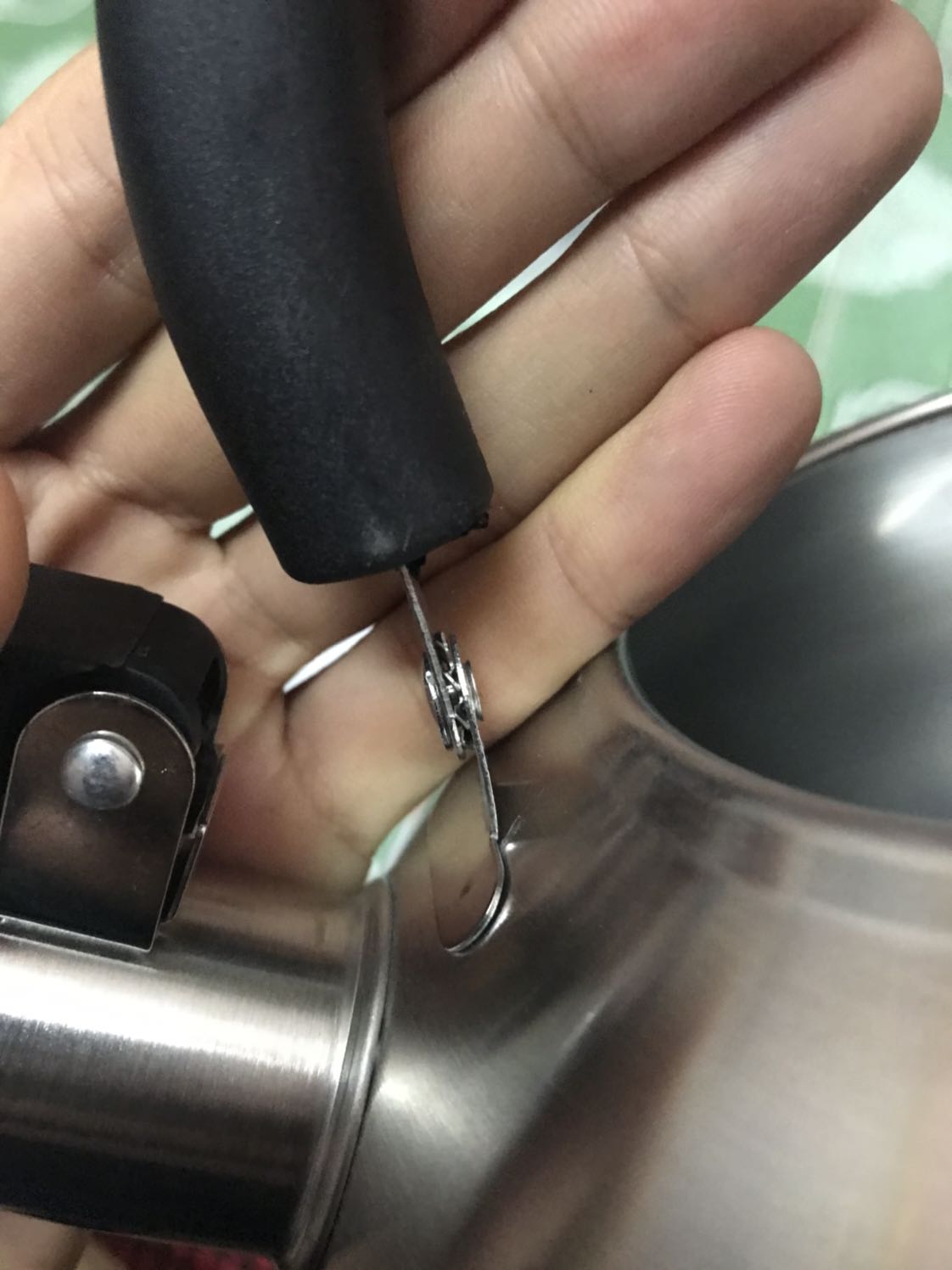 Sản phẩm nhỏ xíu, 2.5l nhưng chỉ nên dùng ở mức 2l thôi, bạn nào nhiều nhu cầu hơn thì nên chọn size khác. 
Chất khá mỏng, hi vọng dùng không bị vấn đề gì, đựng nước nóng nên cũng hơi sợ. 
Smartcook là 1 thương hiệu con của Elmich nhé, hi vọng là chất lượng được như đồ của Elmich