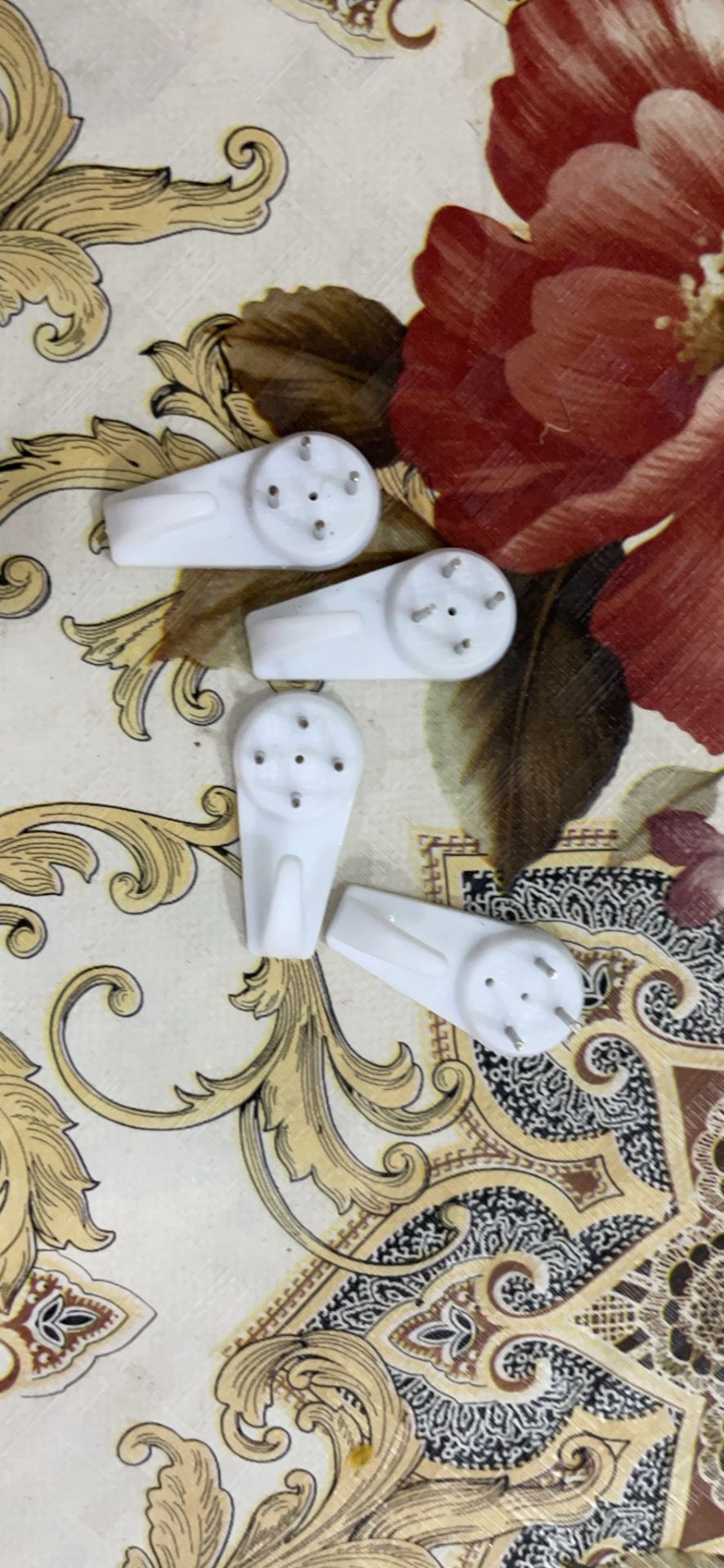 giao hàng thiếu đinh mình phải chạy ra ngoài mua thêm đinh thiết nghĩ shop nên kiểm tra kĩ càng trc khi gửi cho khách hàng vì nó sẽ rất bất tiện cho khách hàng .