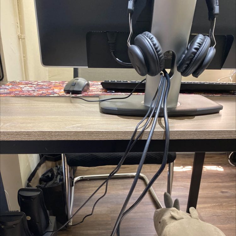 Dây vừa đủ dài, tầm 1m5. Dùng cho màn hình hay case máy tính đều được.