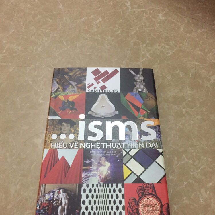 Sách có chất giấy in dày, sờ rất thích tay. Gáy sách được đóng bằng phương pháp buộc nên cũng không cần phải lo về việc trang giấy bị bung. Nội dung ngoài phần được mô tả trong phần giới thiệu còn có phần tham khảo rất hay. Ngoài ra thì tốc độ ship hàng rất nhanh, mình đặt trong 3 hôm là có rồi. Tuy nhiên bìa sách cứng của mình bị dính một vệt băng dính gì đấy, không quá to, và có một vài trang in bị thiếu chữ. Nhưng tóm chung lại sách rất đáng tiền và shop khá đáng tin.