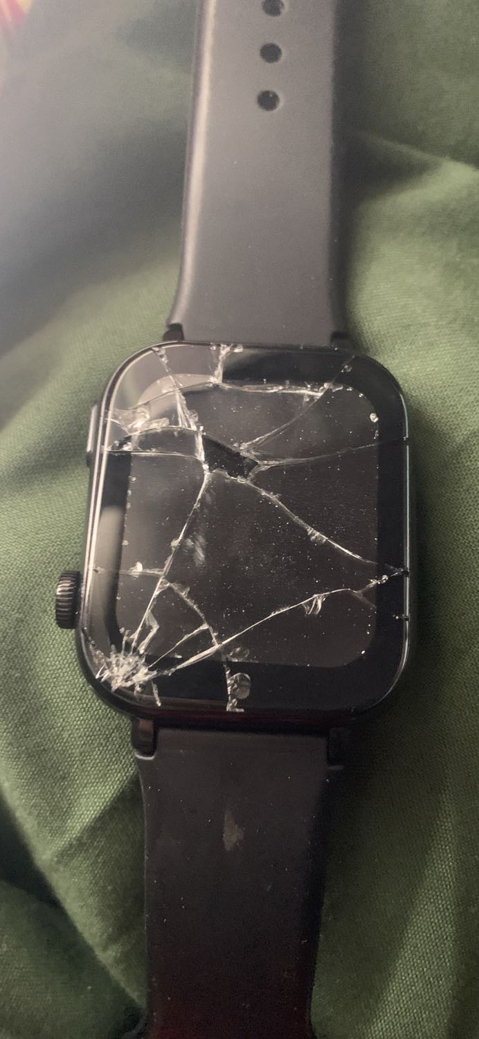 Bị vỡ mặt kính. K biết bạn có thay k