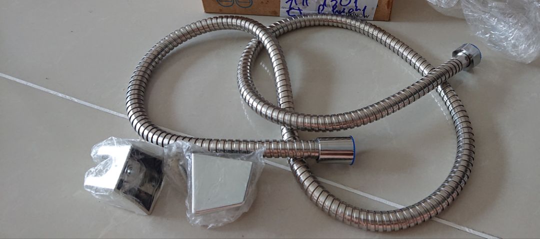 Mình nhận hàng bị thiếu vòi, thừa phụ kiện khác. Mình đã gửi Tiki hỗ trợ để trả lại nhưng chưa thấy phản hồi.