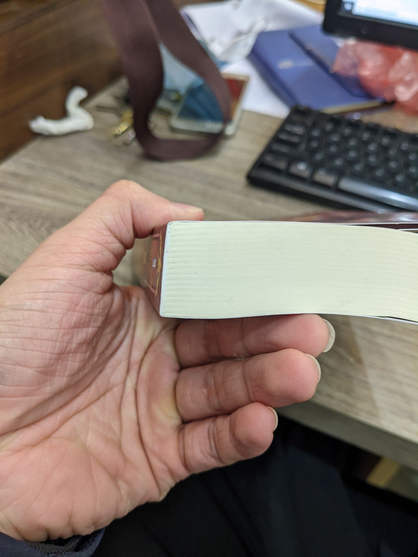 Hàng rất tốt, mới, không bị móp méo và mới. Giao hàng nhanh, nhưng nếu có bọc nỉ lông và dấu trang thì tốt hơn.