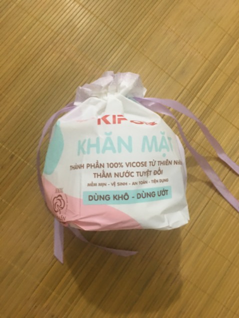 Khăn mềm mịn, thấm nước tốt, lau không bị rát mặt. Shop thì giao hàng siêu nhanh, đóng hàng siêu cẩn thận, mặc dù không phải hàng dễ vỡ nhưng vẫn bọc một lớp carton, 2 lớp chống sốc