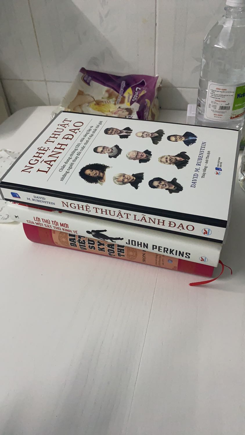 Giao hàng nhanh, như cam kết, đóng gói kỹ chất lượng sách rất oke