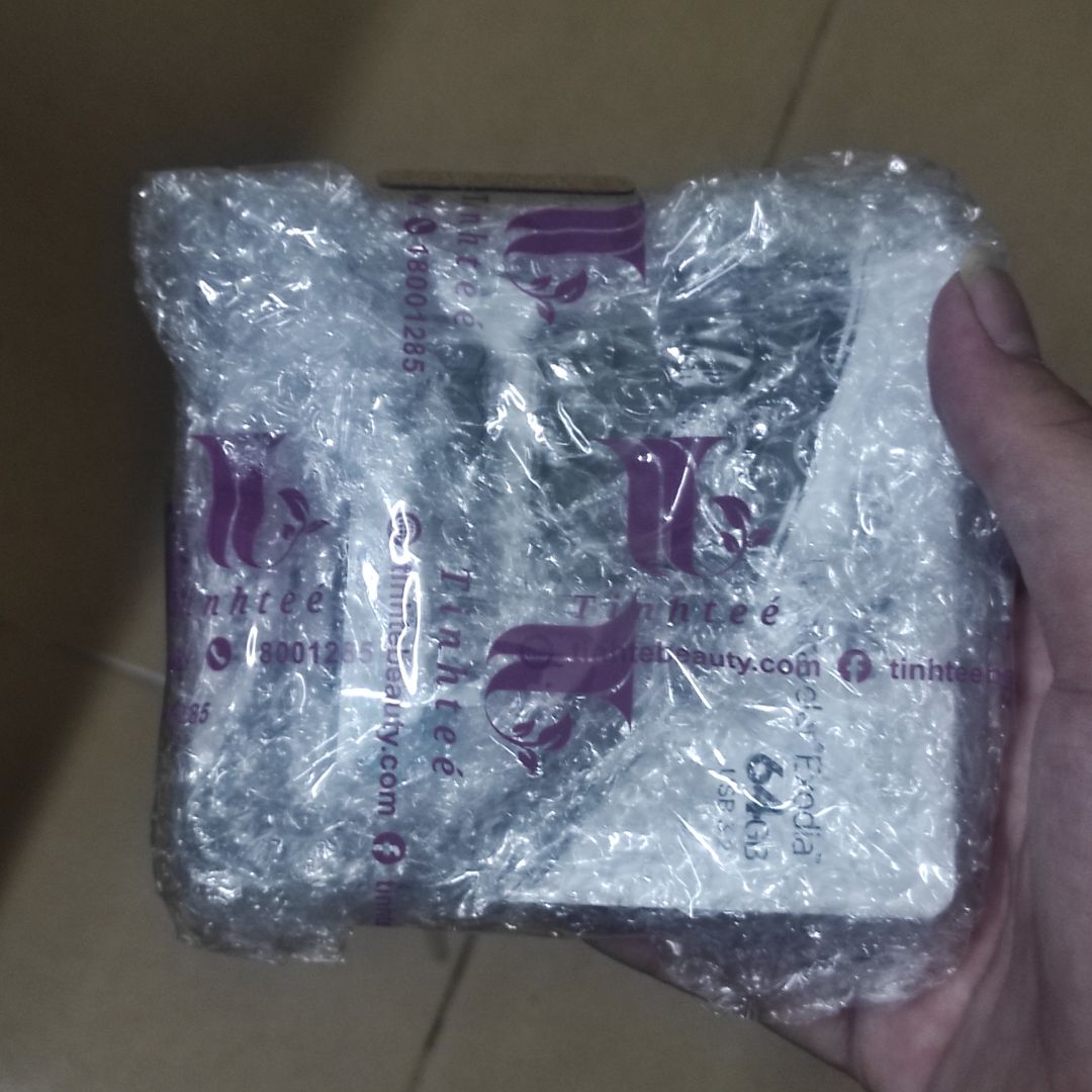 Hàng giao nhanh trước 1 ngày, được bao bọc cẩn thận nữa. Hàng giao nhanh trước 1 ngày, được bao bọc cẩn thận nữa.