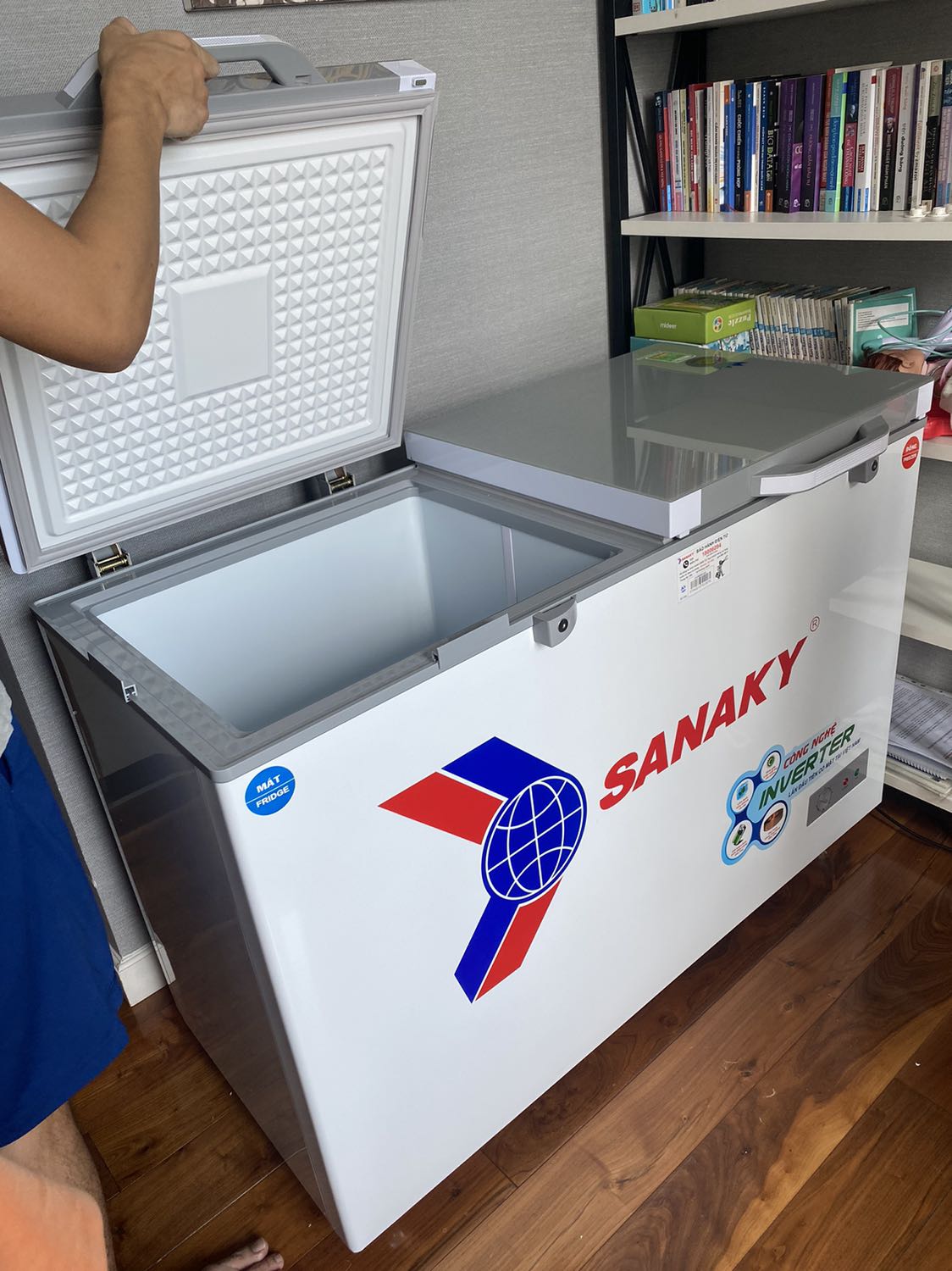 Mùa dịch mà nhà đông người mua được cái tủ đông thực sự nhẹ nhõm cả người. Cám ơn Tiki, đặc biệt các bạn shipper là rất cố gắng giao hàng. Biết ơn các bạn!