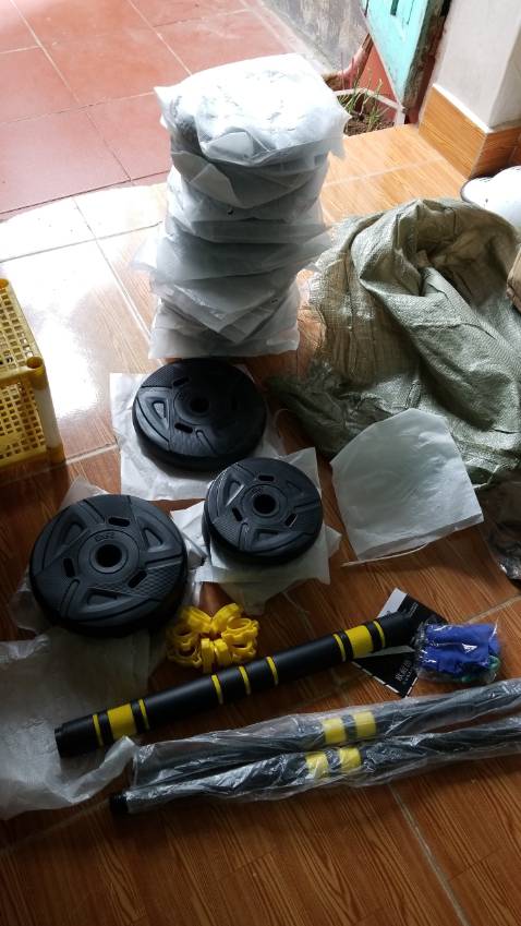 Tiki giao hàng nặng 40kg mà nhanh. Tạ chất liệu tốt, đóng thùng cẩn thận. Tập rất thích và chắc chắn k có gì để chê :v Tiki giao hàng nặng 40kg mà nhanh. Tạ chất liệu tốt, đóng thùng cẩn thận. Tập rất thích và chắc chắn k có gì để chê :v