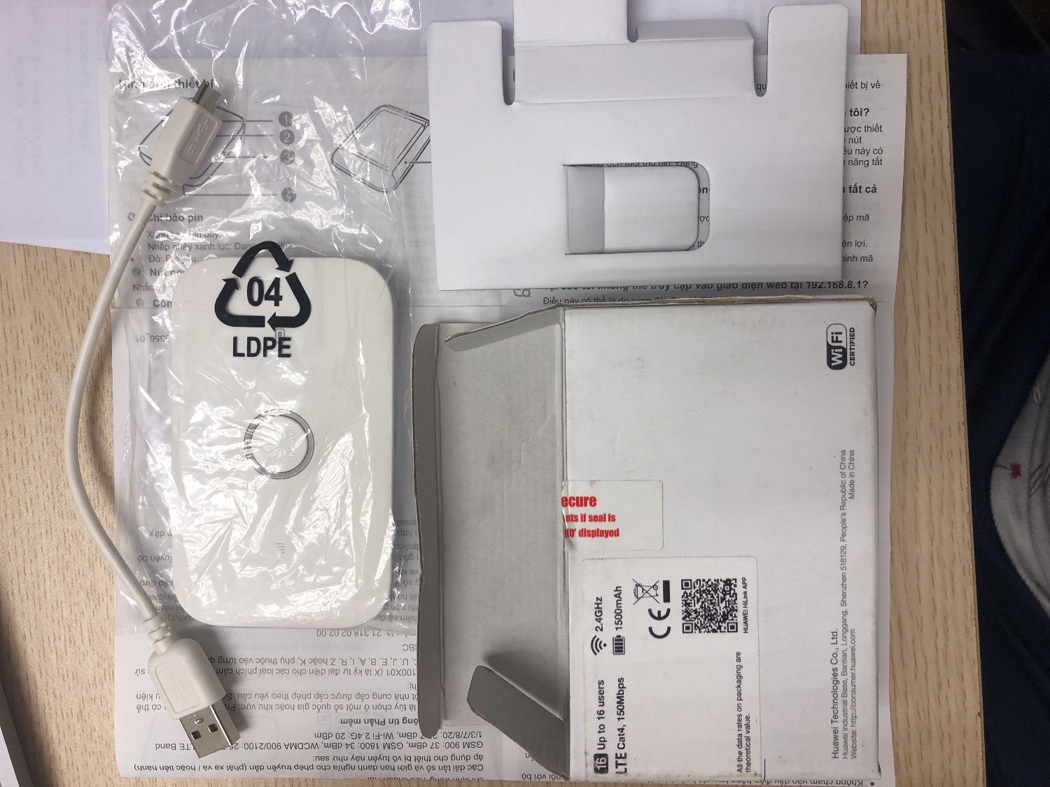 Sản phẩm được giao không có pin đi kèm, đã gọi tổng đài Tiki để đổi lại. Tuy nhiên mất thời gian của khách hàng. Hình thức đúng theo hình ảnh mô tả trên tiki