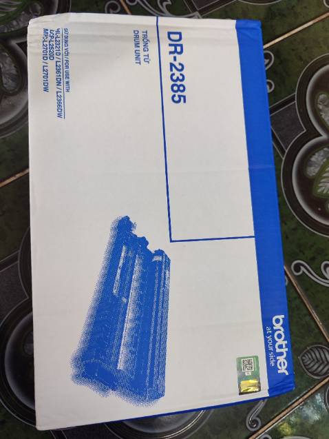 Hàng chính hãng in khác hẳn hàng lô, đắt nhưng xắt ra miêng, xịn từ cái hộp