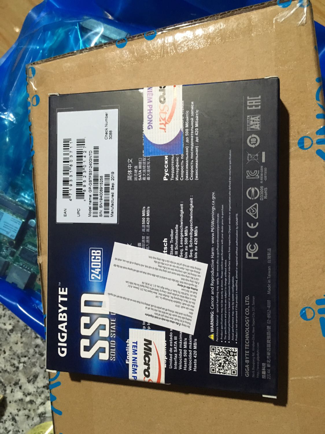 Giao hàng nhanh. Sản phẩm này đã được dán tem từ mấy tháng trước rồi có thể vì thế mà Tiki giảm giá bán. Nhưng không sao vì mình xác định ít dùng nên 3 năm sau ổ vẫn chưa hư được. Giao hàng nhanh. Sản phẩm này đã được dán tem từ mấy tháng trước rồi có thể vì thế mà Tiki giảm giá bán. Nhưng không sao vì mình xác định ít dùng nên 3 năm sau ổ vẫn chưa hư được.