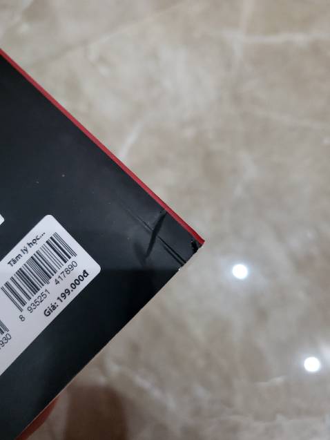 lúc đầu mình nghĩ do sale nên rẻ nhưng hàng nhận thì bìa trông rất cũ ,bị trầy, nhăn khá nhiều ...