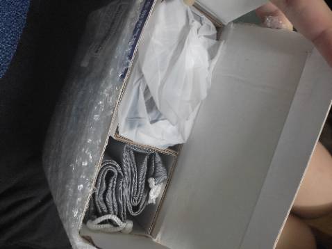 Nhỏ gọn tiện. giao hàng nhanh hcm đặt qua mai là nhận đc r, mình *** r bơm tự động ngắt rất ok máy rất nặng tay có túi phụ kiện đi kèm đầy đủ