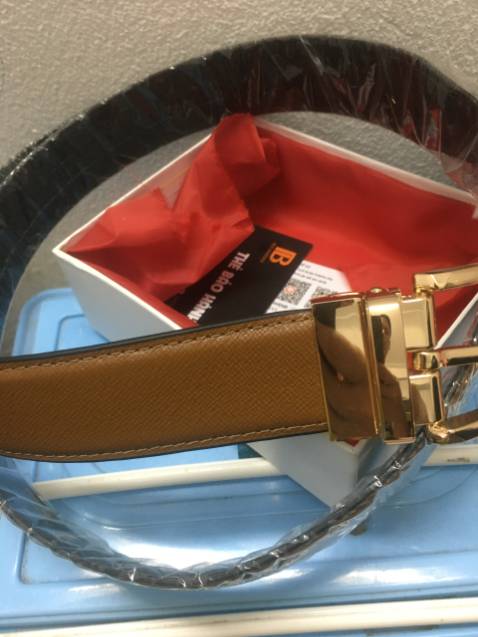 Sản phẩm đẹp y hình Có 2 mặt đen và nâu đầu thắt lưng có thể xoay dùng 2 mặt tiện lợi rất oke Sản phẩm đẹp y hình Có 2 mặt đen và nâu đầu thắt lưng có thể xoay dùng 2 mặt tiện lợi rất oke