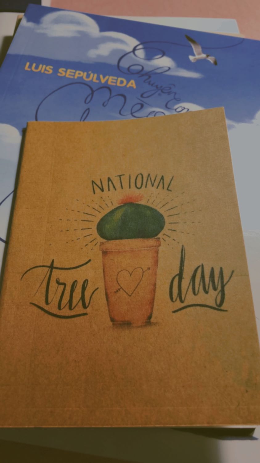 Mua mấy cuốn này vì được giới thiệu, giao hàng siêu nhanh 🥰