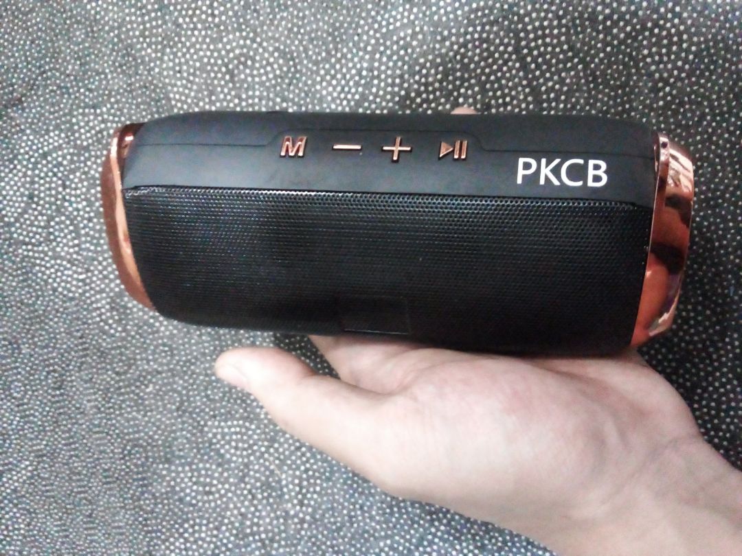 sản phẩm ok , giao hàng nhanh
hàng giống như mô tả ở ngoài màu sắc nhìn ok đẹp hơn trog hình . 
âm thanh thì tuyệt vời trầm ấm nghe đã lắm luôn 
quá tuyệt vời !!!