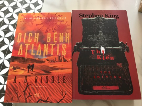 Shop giao hàng nhanh, nhưng tiếc là ko có màng bọc sách, may mắn ko bị móp
Lần sau mong shop bọc sách lại để đề phòng