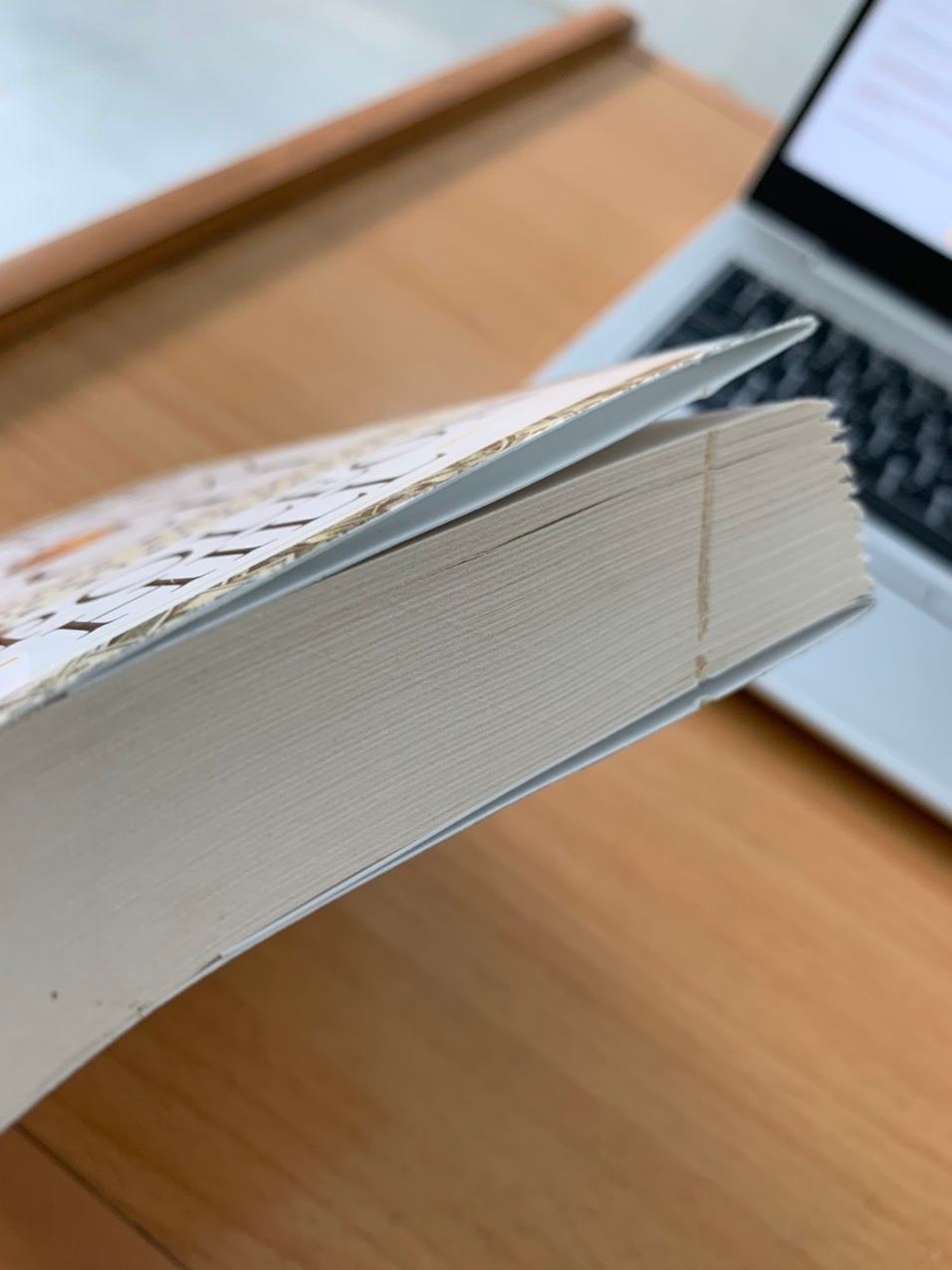 GIẤY IN XẤU, VIỀN CẮT LỒI LÕM

GIAO HÀNG KHÔNG CÓ ĐÓNG GÓI, MẤT THIỆN CẢM SẢN PHẨM ĐỐI VỚI NGƯỜI ĐỌC

VÌ LÀ SÁCH NỔI TIẾNG BESTSELLER NHIỀU NĂM ĐỐI VỚI NHỮNG AI ĐANG TÌM KIẾM THÀNH CÔNG NÊN NỘI DUNG KHÔNG CẦN BÀN CÃI. 

TÔI ĐÁNH GIÁ 2 SAO VÌ CHẤT LƯỢNG VÀ ĐÁNH GÓI KHÔNG TỐT CHỨ KHÔNG PHẢI VÌ NỘI DUNG !!!