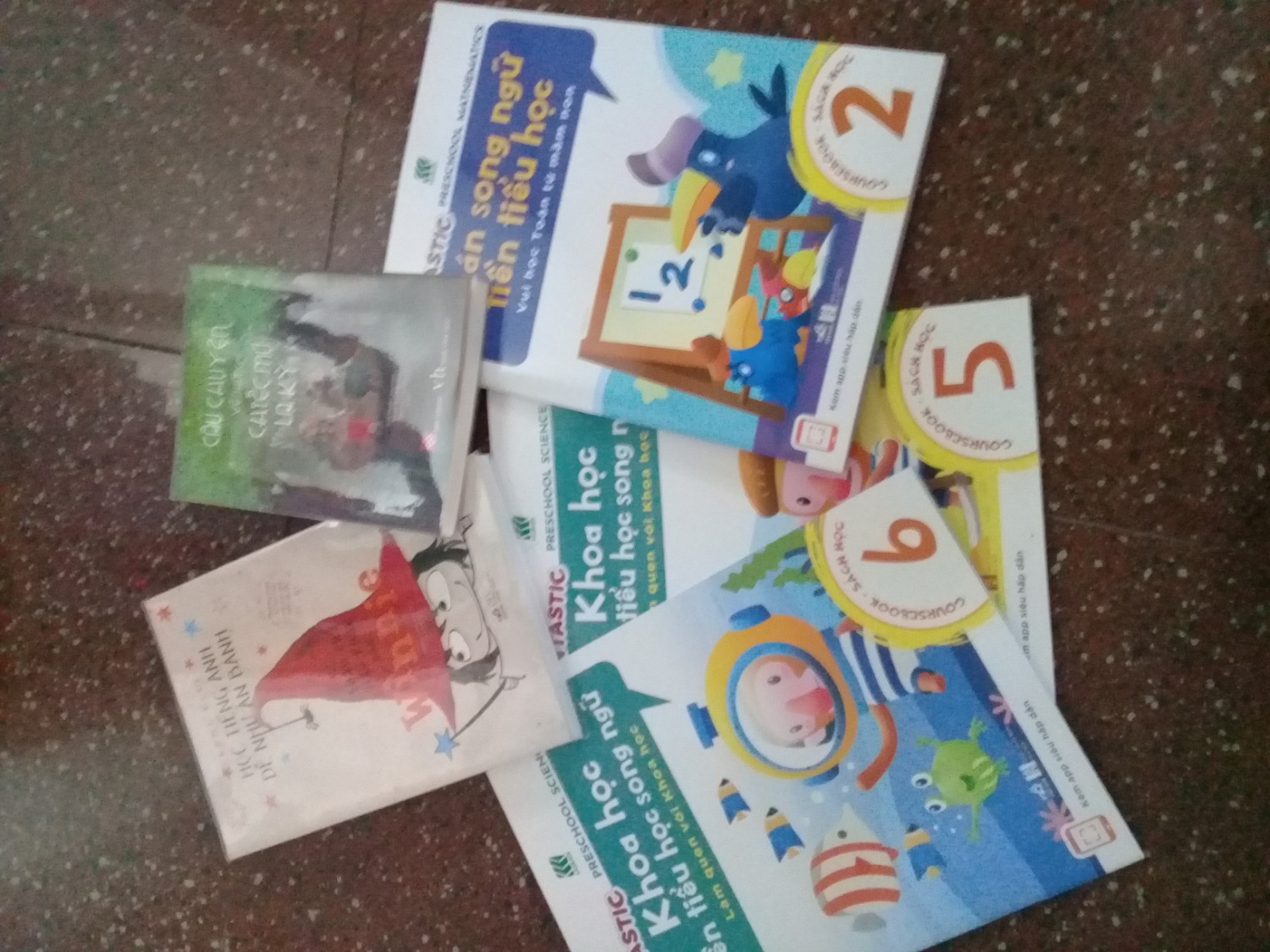 Sách hay, sách không được bọc nhưng vẫn trừ bookcare của mình, buồn thiệt chứ. Mong tiki kiểm tra lại trươc khi giao. Cả đơn sách bọc có 2 cuốn ah