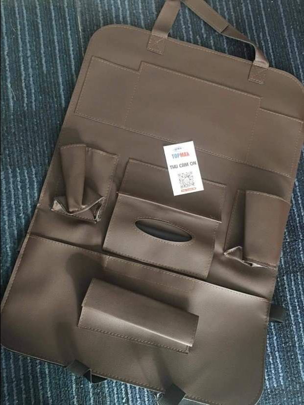 Nhận được hàng vài bữa rồi giờ mới có thời gian đánh giá cho shop. Mình đổi màu nhưng shop vẫn vui vẻ đồng ý :3 chất lượng da của sản phẩm ổn, không có mùi hôi nồng. Túi dễ lắp lên ghế và dễ dàng cố định chắc chắn, túi chông được nước mà ngăn điện thoại hơi nhỏ nên mình không để được.