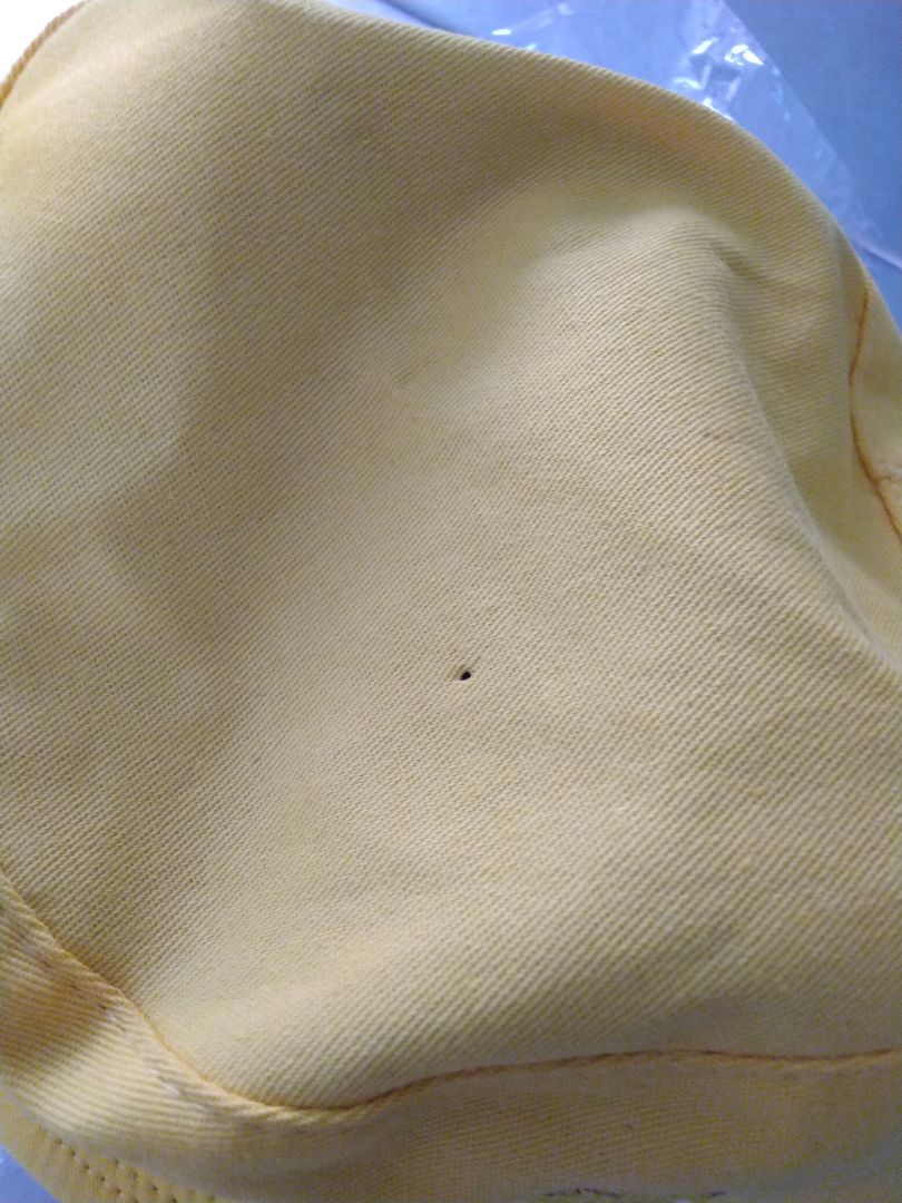 Mình để sai địa chỉ nhưng cả shipper, chủ shop và Tiki vẫn vui vẻ ship lại đúng nơi cho mình, dù quãng đường khá xa. 6* cho dịch vụ giao hàng nhé! 
Mình chỉ góp ý xíu là shop đừng bấm tag lên phần đỉnh nón như vậy sẽ để lại cái lỗ xí lắm ?