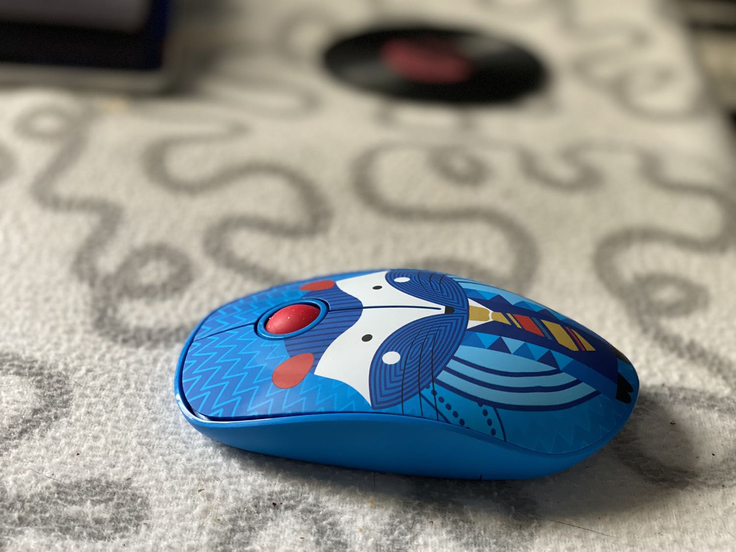 The mouse is super cute, got it within 2 hours with TikiFast. It’s quiet click and the 2nd one of the same kind I have bought. Color is vibrant and fun