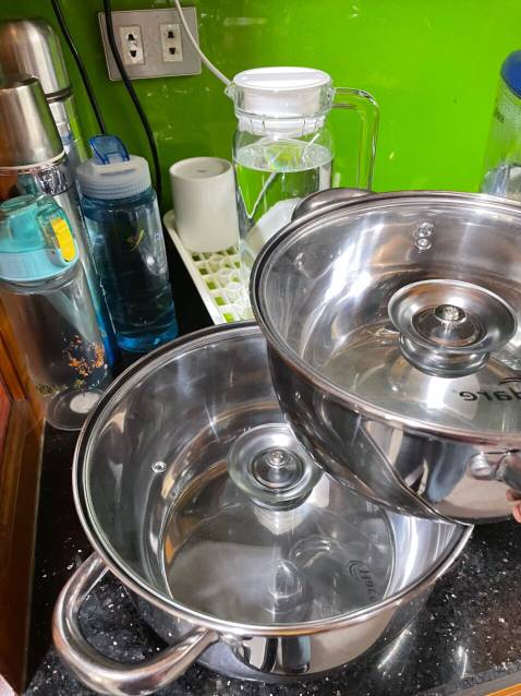 Bộ nồi đẹp rẻ hơn ngoài siêu thị còn chất lượng thì nhìn sáng đẹp. Shipper nhiệt tình dễ thương  sẽ ủng hộ tiếp