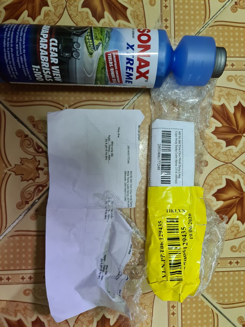 shop giao nhầm sản phẩm thành nước lau kính Sonic xtreme có giá trị thấp hơn Mỡ bò bôi trơn LiquiMoly trong khi đó tôi vẫn phải trả số tiền 2.450.000 đồng, tôi đề nghị shop đổi trả lại hàng hóa