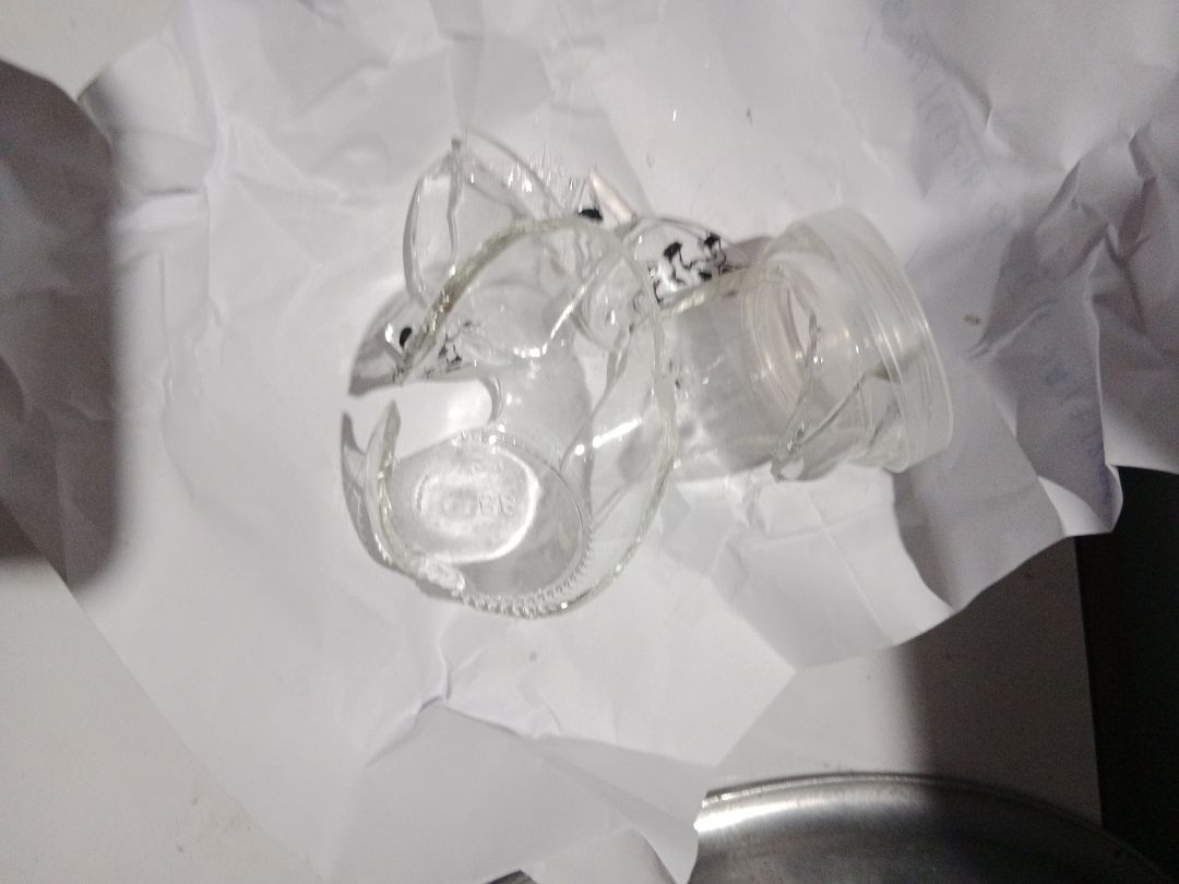 Đặt voi xanh giao bò vs ngựa bụi bẩn trên các hủ thủy tinh nhiều lắm đã vậy cái nắp trầy xước cũ kĩ như là có người đã từng xài qua rồi còn bể thêm 1 hủ nữa sẽ không bao giờ mua lại nữa đâu mọi người nên cân nhắc tránh bị *** nhé