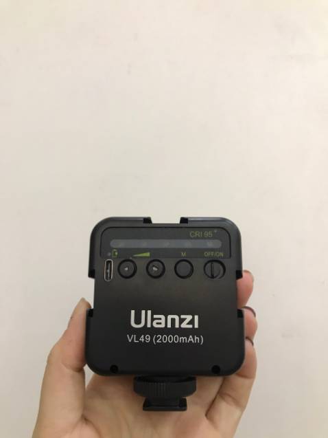 giao hành nhanh chóng, đèn nhỏ gọn, khả năng chiếu sáng tốt, chiếu xa tầm 5m. Okie nhé