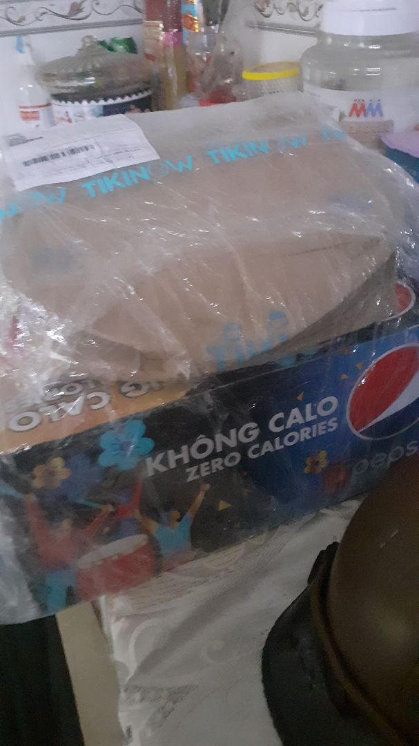 100đ nhen tiki, may mắn là đầy đủ đồ có tặng phẩm. giao rất nhanh, ở Kiên Giang nhưng giao tới trong 2 ngày, ko bị đổ bể gì hết. hộp đựng ly móp nhưng ly vẫn okie lah hết sẩy luôn nha. Rất ưng luôn