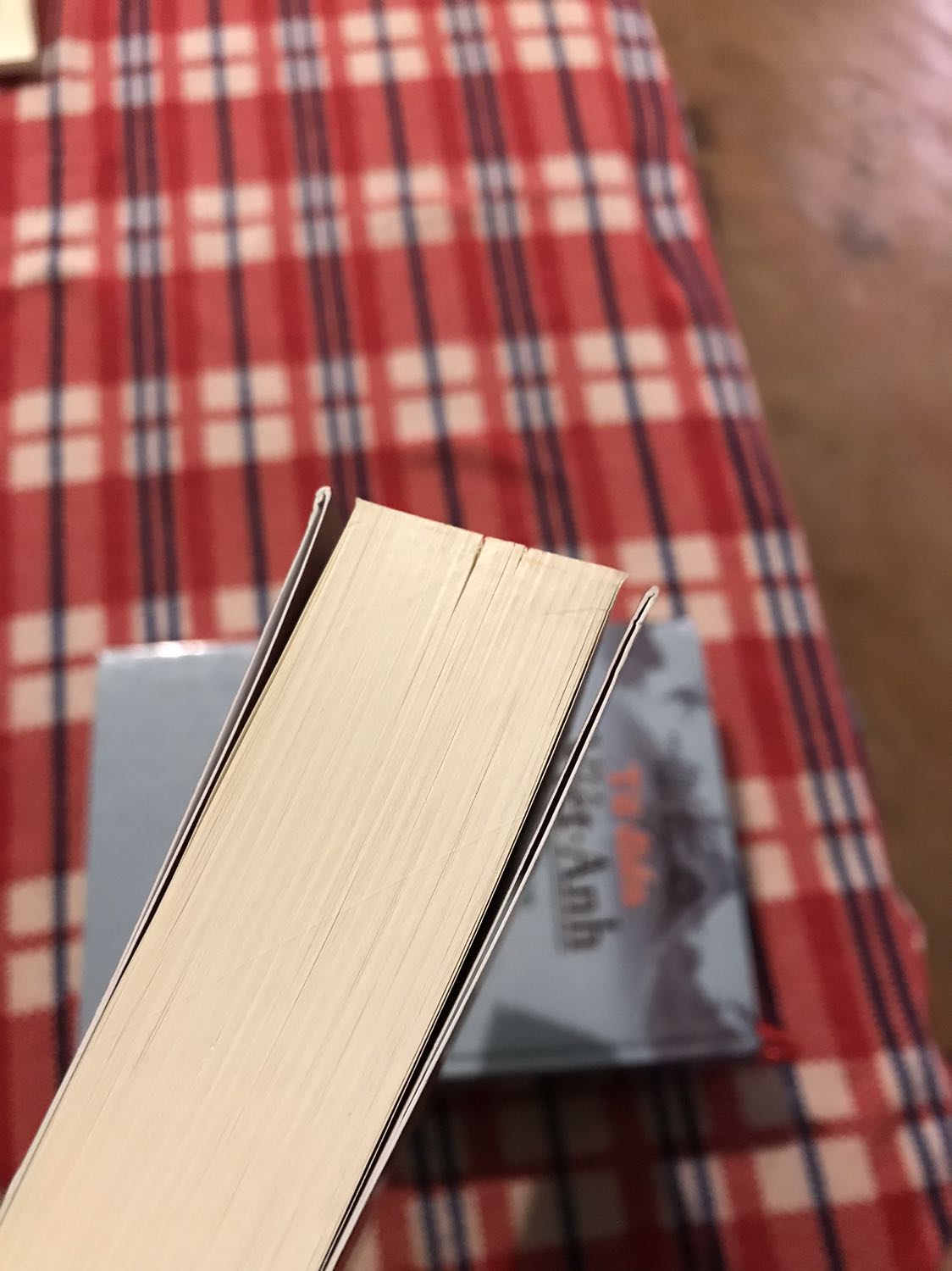 Vận chuyển tệ quá. Sách cũ nữa. Nhận sách mà chán quá.