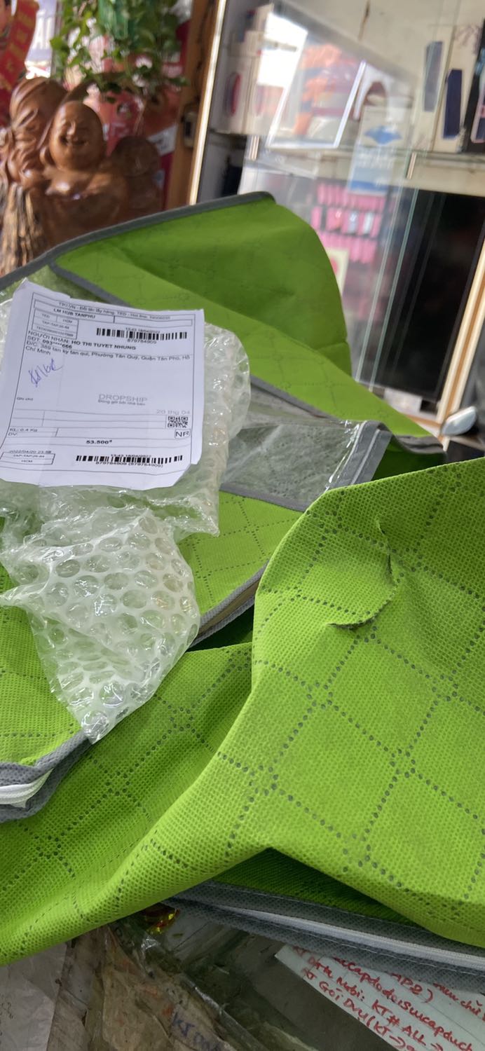 Nhận hàng xong mở ra xem như thế này - cho mình đổi lại sp khác