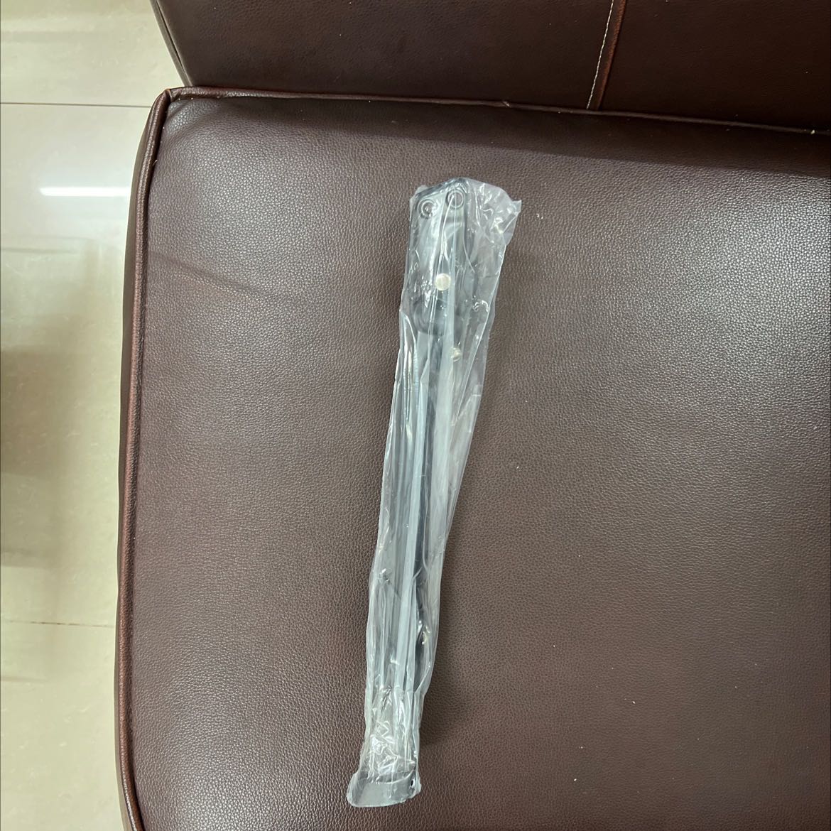 Giao nhầm hàng, đề nghị bạn đổi lại giùm mình.