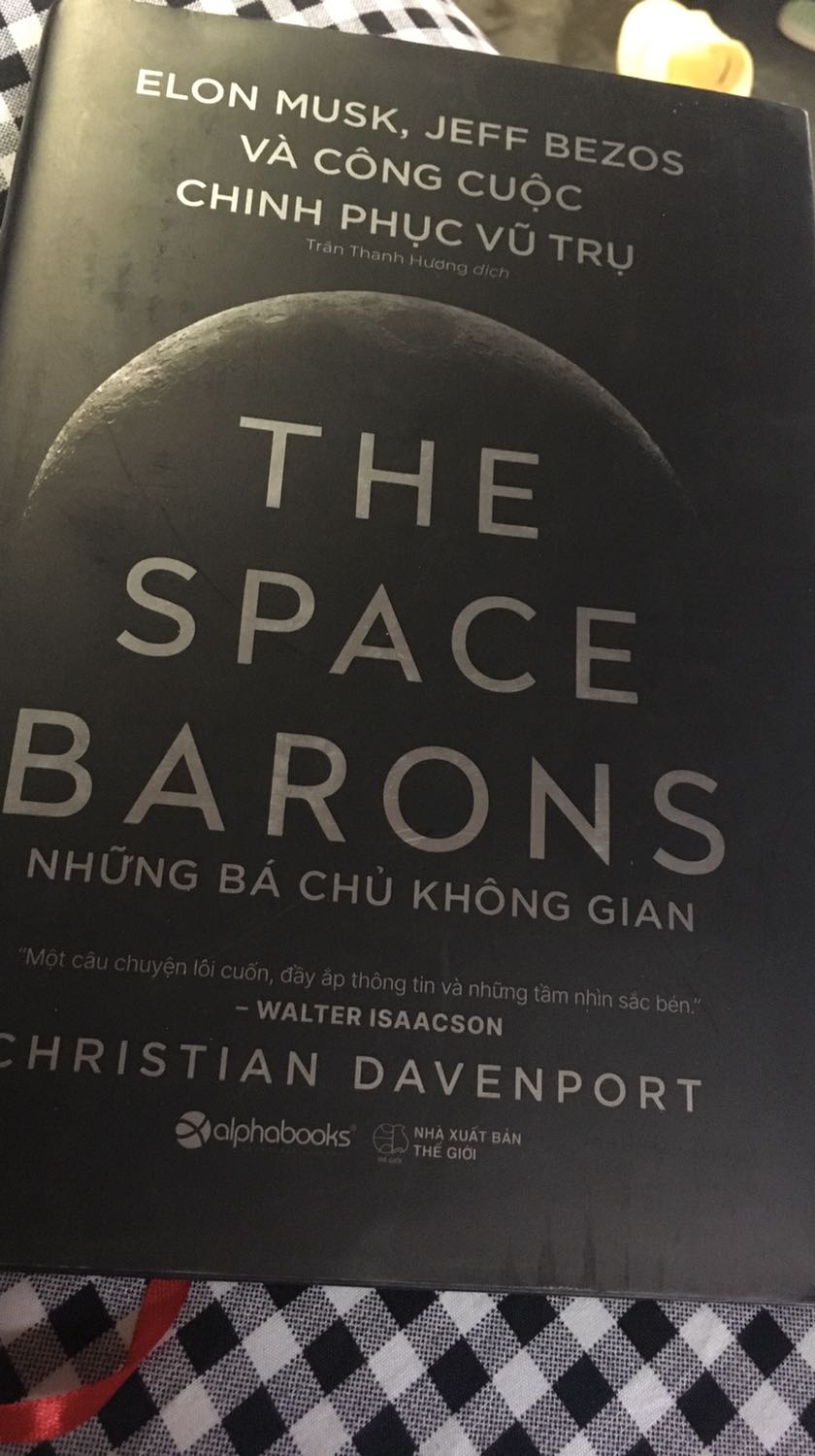 Sách to,nội dung hay chi tiết. Có điều nhìn có vẻ cũ, không có bookcare,sách bị trầy.