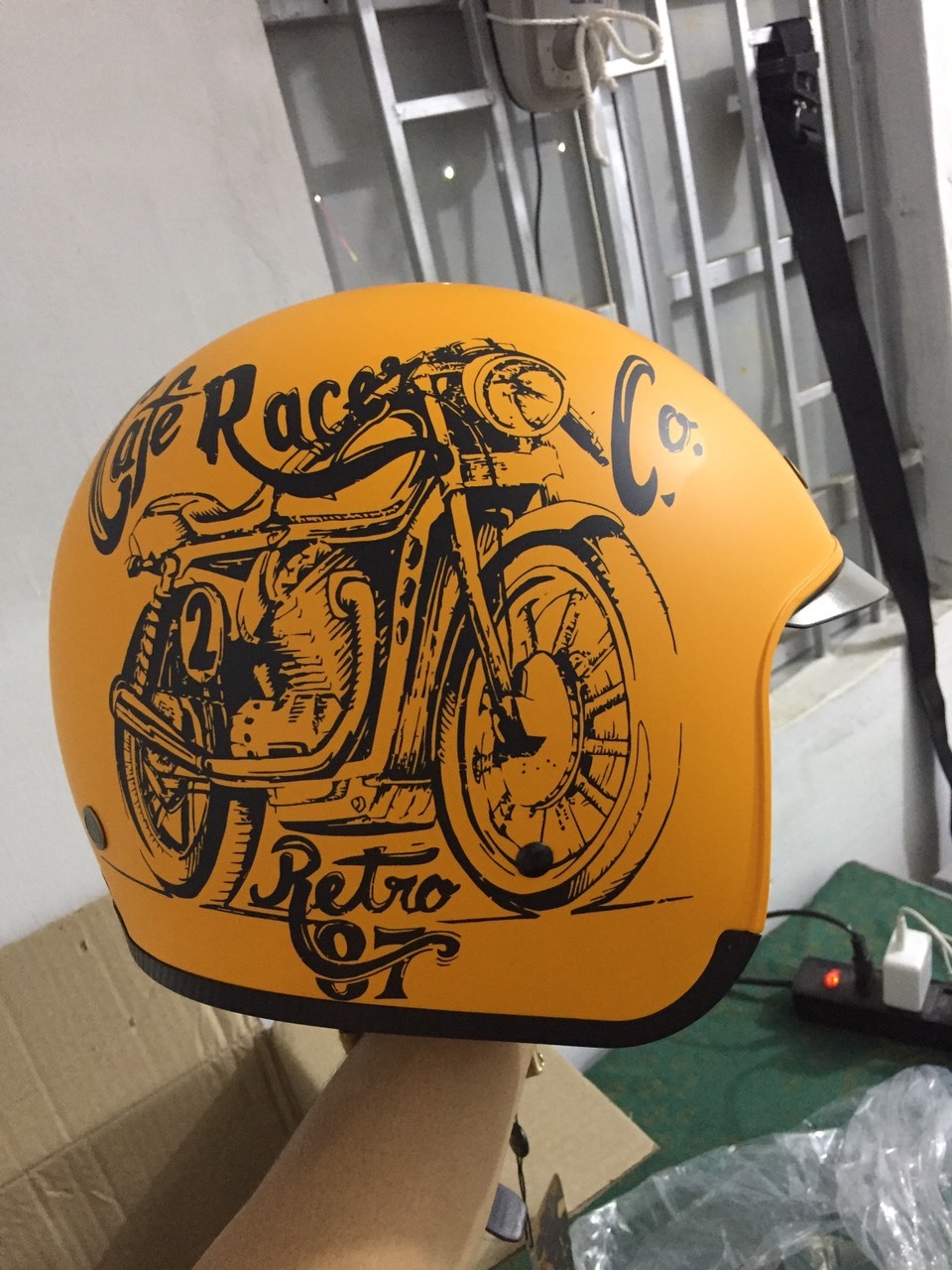 Sp với kiểu dáng đẹp, hoàn thiện đủ tốt, kính âm và lót có thể tháo rời là điểm cộng lớn cho sp. Hài lòng.