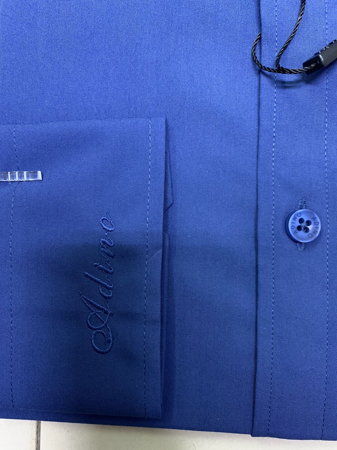 Shop cực kì thân thiện nha mn. Mình mua lần 2 ở shop rồi nhưng chất lượng rất tuyệt vời nhá. Mặc lên đẹp lắm. Nói chung áo đẹp giá đẹp mn nên mua nhé. Sẽ Ủng hộ shop tiếp.